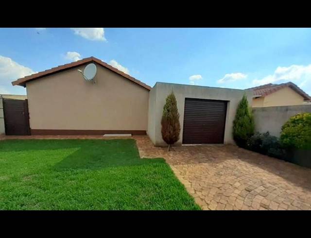 2 BEDROOM PROPERTY TO RENT IN PROTEA GLEN